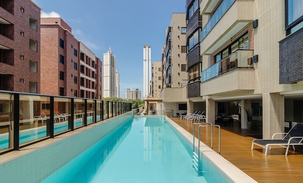 Basic Apartment | Pool