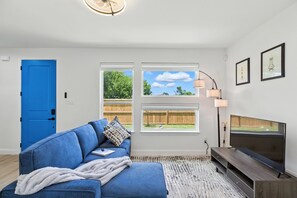 Duplex, 3 quartos | Área de estar | Smart TV, serviços de streaming