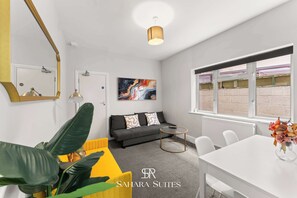 Unclassified image, 5 of 30, button