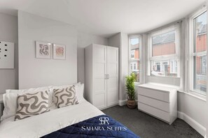4 Schlafzimmer, Bügeleisen/Bügelbrett, Reisekinderbett, WLAN