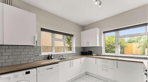 Unclassified image, 5 of 30, button