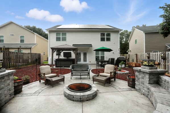 Terrace/patio - Lowcountry Luxury Near Palmetto Bluff 4 Bedroom Home (Bluffton)