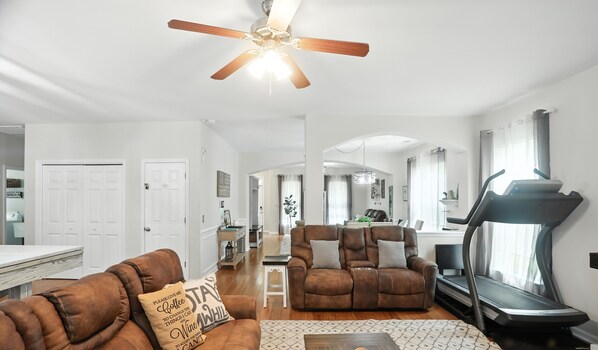 House, 4 Bedrooms | Interior