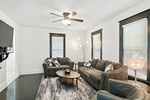 Maison, 4 chambres | Coin séjour | TV connectée, services de streaming