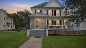 House, 4 Bedrooms | Exterior