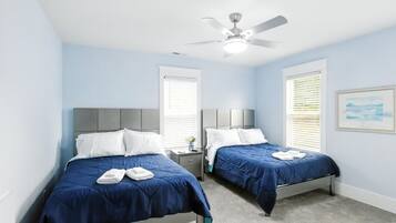 House, 4 Bedrooms | 4 bilik tidur, meja, ruang kerja komputer riba, seterika/papan seterika