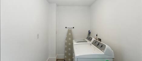 House, 4 Bedrooms | Interior