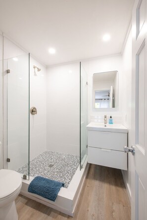 Condo, 1 Bedroom | Bathroom | Towels