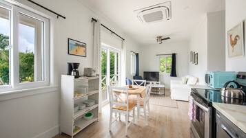 Appartamento, 2 camere da letto | Area soggiorno | Smart TV