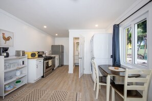 Condo, 1 Bedroom | Private kitchen | Fridge, oven, coffee/tea maker, toaster