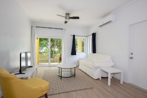 Apartment, 1 Schlafzimmer | Wohnbereich | Smart-TV