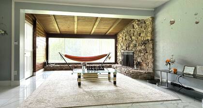 Sunny palm breeze home near UCF