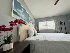 3 chambres, coffre-fort, bureau, fer et planche à repasser