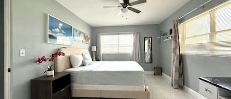 3 bedrooms, in-room safe, desk, iron/ironing board