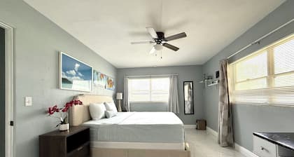 Sunny palm breeze home near UCF