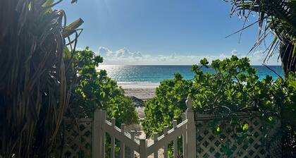 Hibiscus Hill Guest House - Elegant Garden Oasis, Pink Sand Bch 4 Bedroom Home