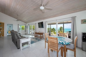 House, 3 Bedrooms | Living area