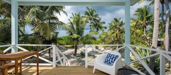 Bica Bung - New! Private Beachfront Cottage French Leave Beach 1 Bedroom Bungalow