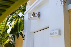 House, 5 Bedrooms | Exterior detail