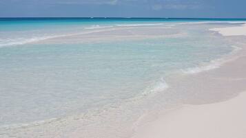 House, 5 Bedrooms | Beach