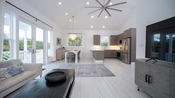 House, 2 Bedrooms | Living area