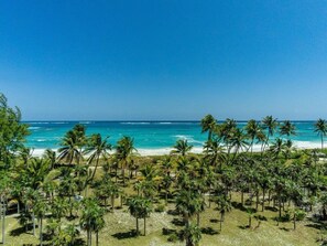 House, 3 Bedrooms | Beach