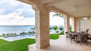 Villa, 2 Bedrooms | Outdoor dining