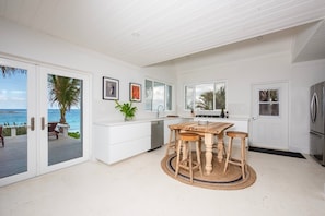 House, 3 Bedrooms | Dining