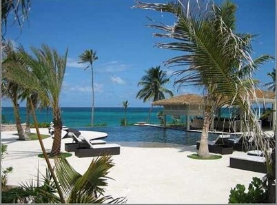 Sky Beach Club Bungalow 3 Steps From Beach W/ Club, Pool 1 Bedroom Bungalow