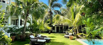 Hibiscus Hill Kings Treat - Ultimate Island Style House W/pool 3 Bedroom Home