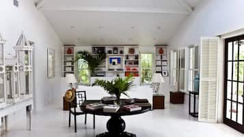 Cottage, 2 Bedrooms | Lobby