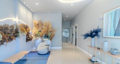 2BR Apt w/ BBQ & View 550m From Beach - Omc1303