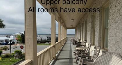 Charming historic hotel located in the heart of St Mary's, GA.