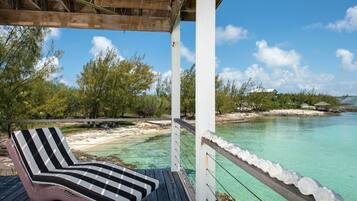 Villa, 5 Bedrooms | Property grounds