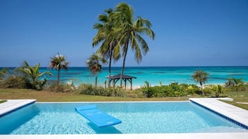 House, 5 Bedrooms | Kolam renang | Kolam dipanaskan