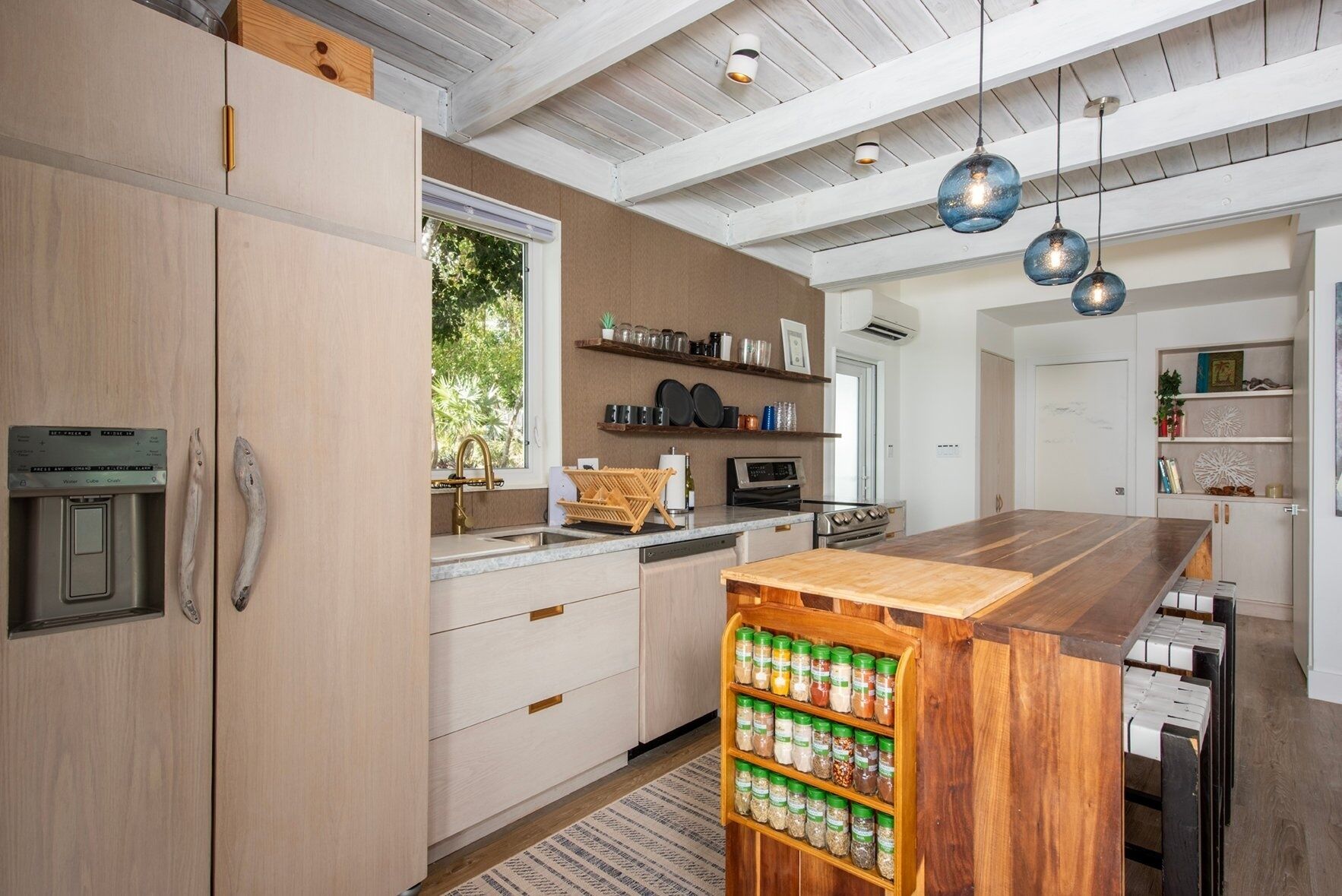 Cottage, 2 Bedrooms | Private kitchen | Fridge, oven, coffee/tea maker, toaster