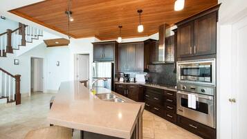 Villa, 4 Bedrooms | Private kitchen | Fridge, oven, coffee/tea maker, toaster