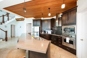 Villa, 4 Bedrooms | Private kitchen | Fridge, oven, coffee/tea maker, toaster