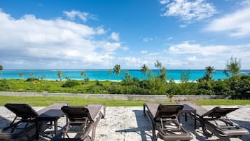 Villa, 4 Bedrooms | Property grounds