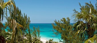 Hohum - Private Beachfront House On Exclusive Windermere 3 Bedroom Home