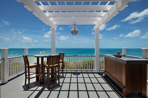 Outdoor dining - Buttonwood Reserve Compound - Compound W/beach, Pool, Pickleball 17 Bedroom Condo (James Cistern)