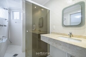 Basic Apartment | Bathroom