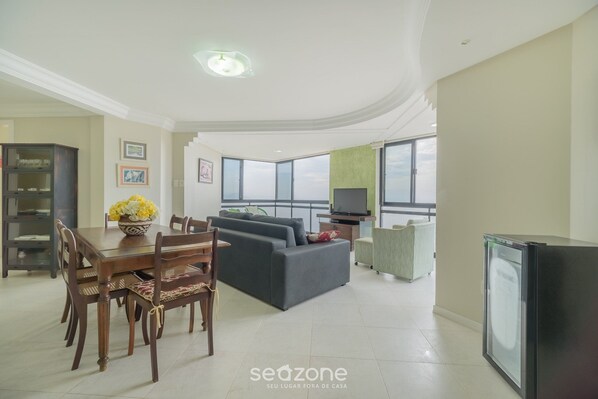 Basic Apartment | Living area