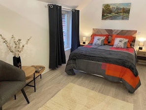 4 bedrooms, iron/ironing board, internet