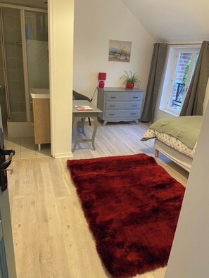 4 soverom, strykejern/-brett og internettilgang