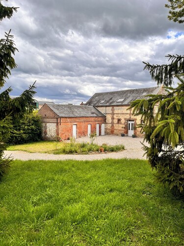 4-bedroom apartment in the countryside between Beauvais (25kms) and Rouen (50kms)