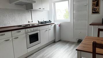 Oven, stovetop