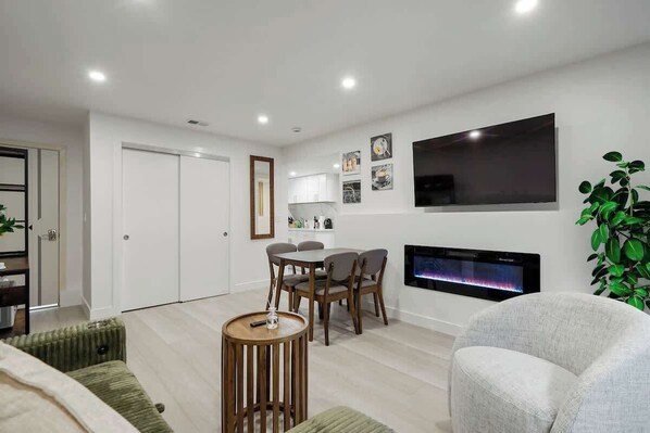 Interior - Cozy 1bedroom unit CCSF Bart New (San Francisco)