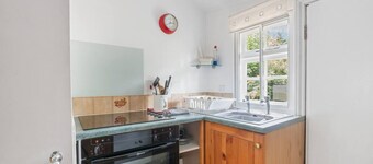 Historic studio annexe for two with New Forest on your doorstep