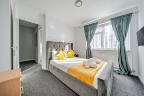 3 dormitorios, escritorio, tabla de planchar con plancha y wifi gratis